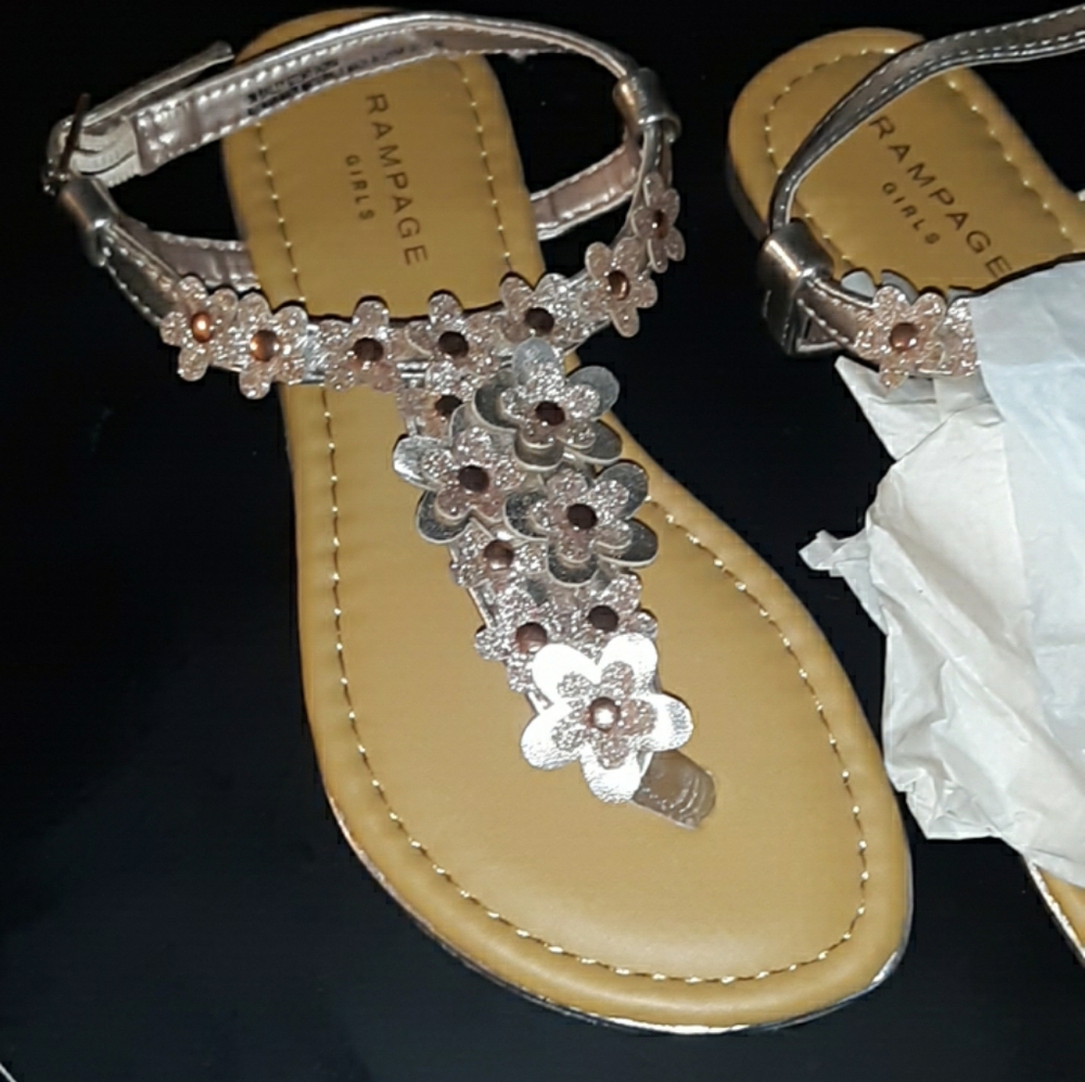 RAMPAGE Sandals - Picture 3 of 4